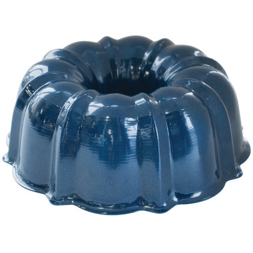 51122 Nordic Ware 12-Cup Bundt Cake Pan