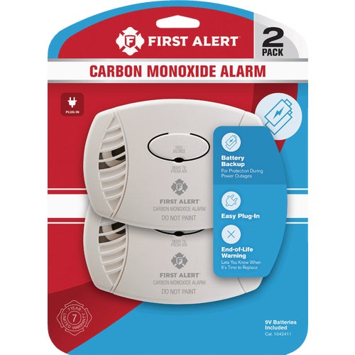 1042411 First Alert Electrochemical Plug-In Carbon Monoxide Alarm